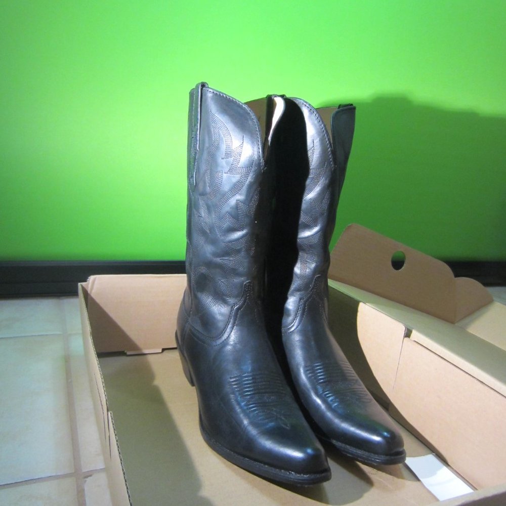 boots - Picture 10 of 12